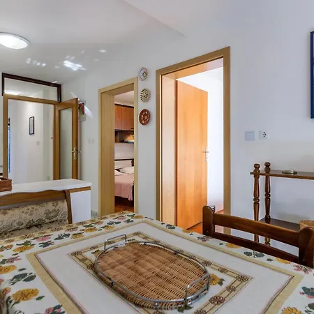 2 Bedroom Lovely Apartment In Pula Exterior photo