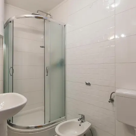 2 Bedroom Lovely Apartment In Pula Exterior photo