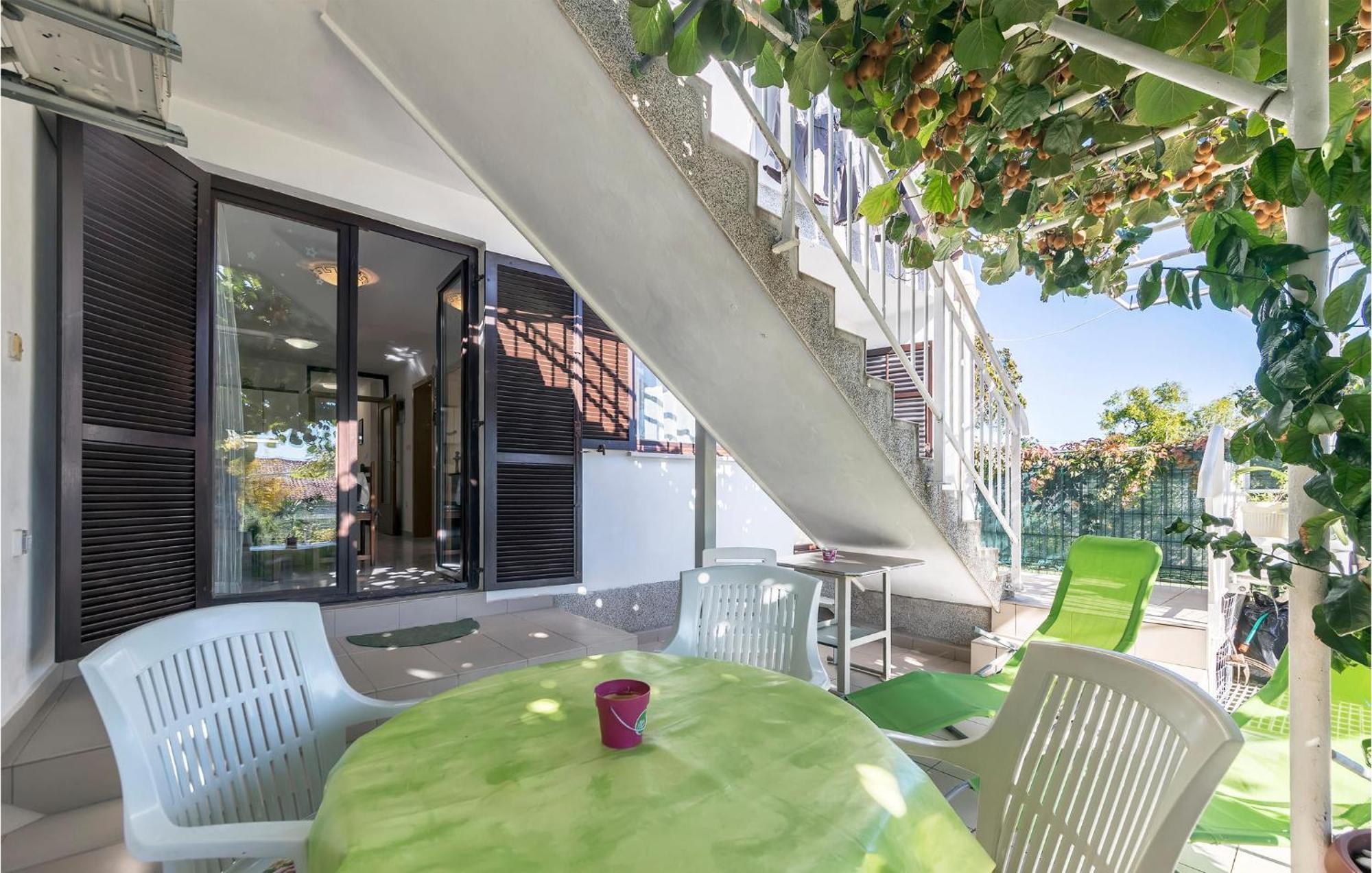 2 Bedroom Lovely In