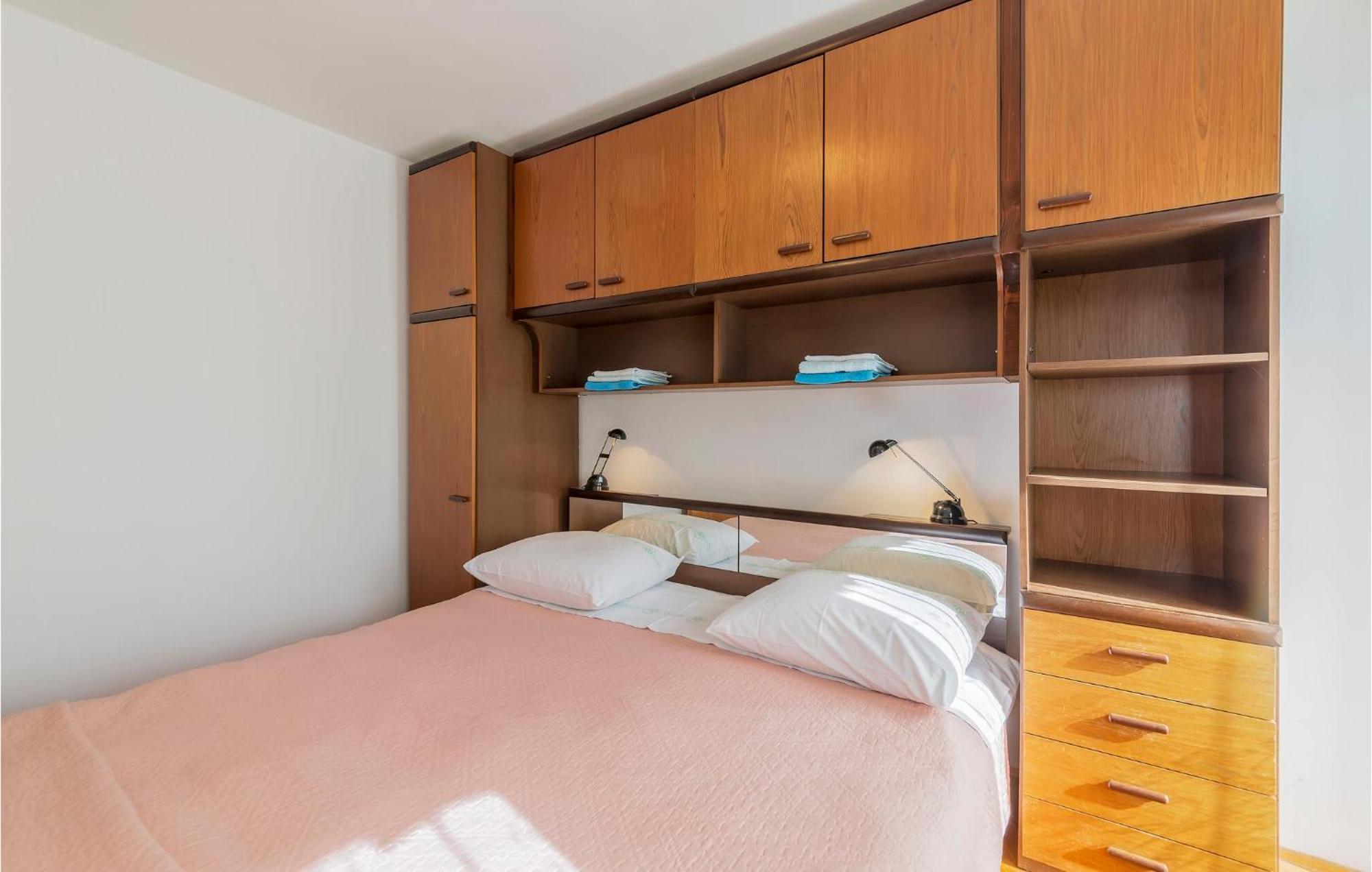 2 Bedroom Lovely In Pula