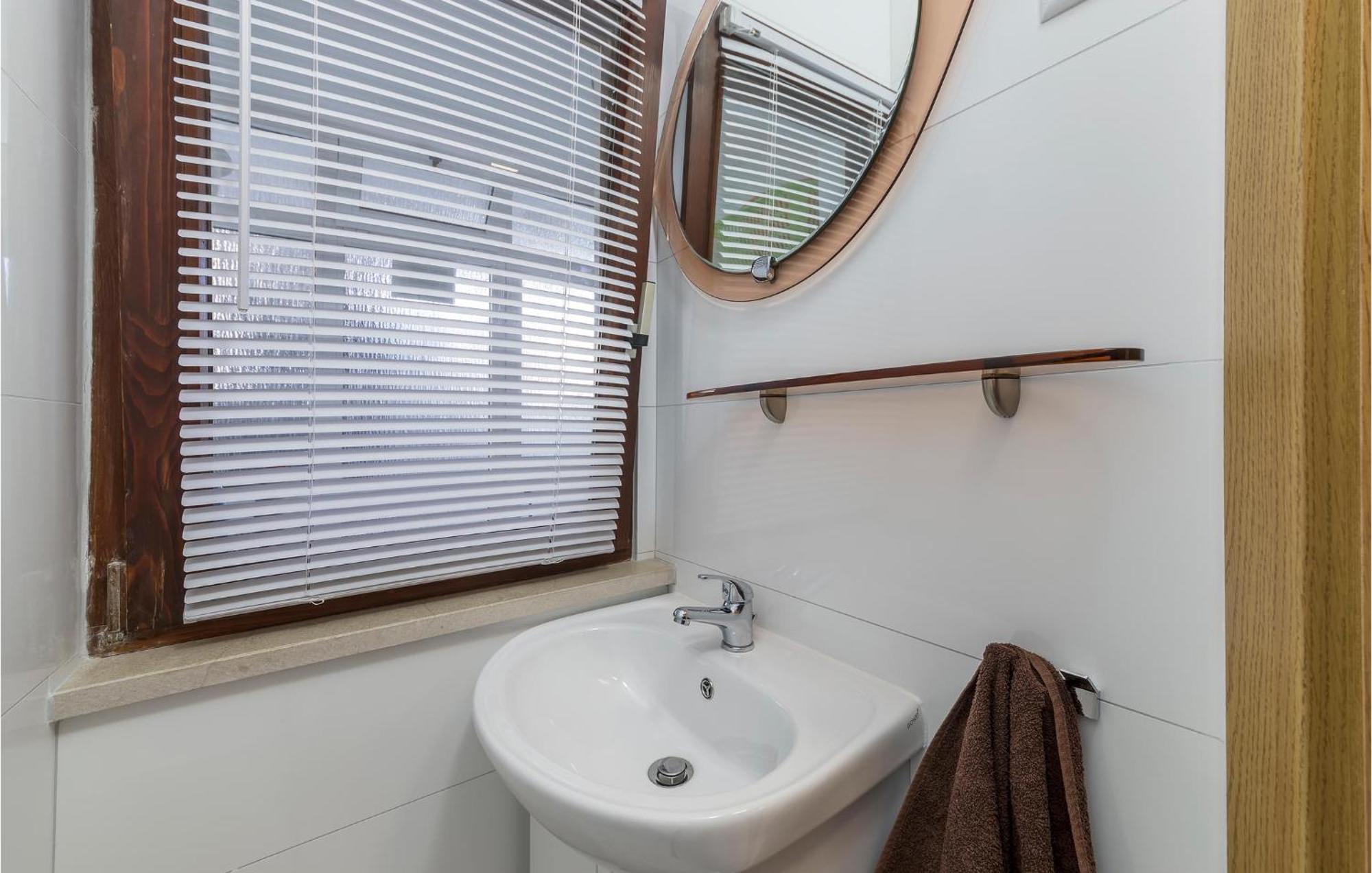 2 Bedroom Lovely In